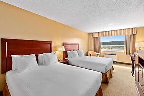 Coast Fraser Inn