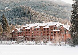 Nita Lake Lodge