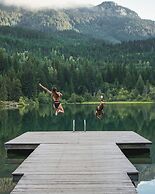 Nita Lake Lodge