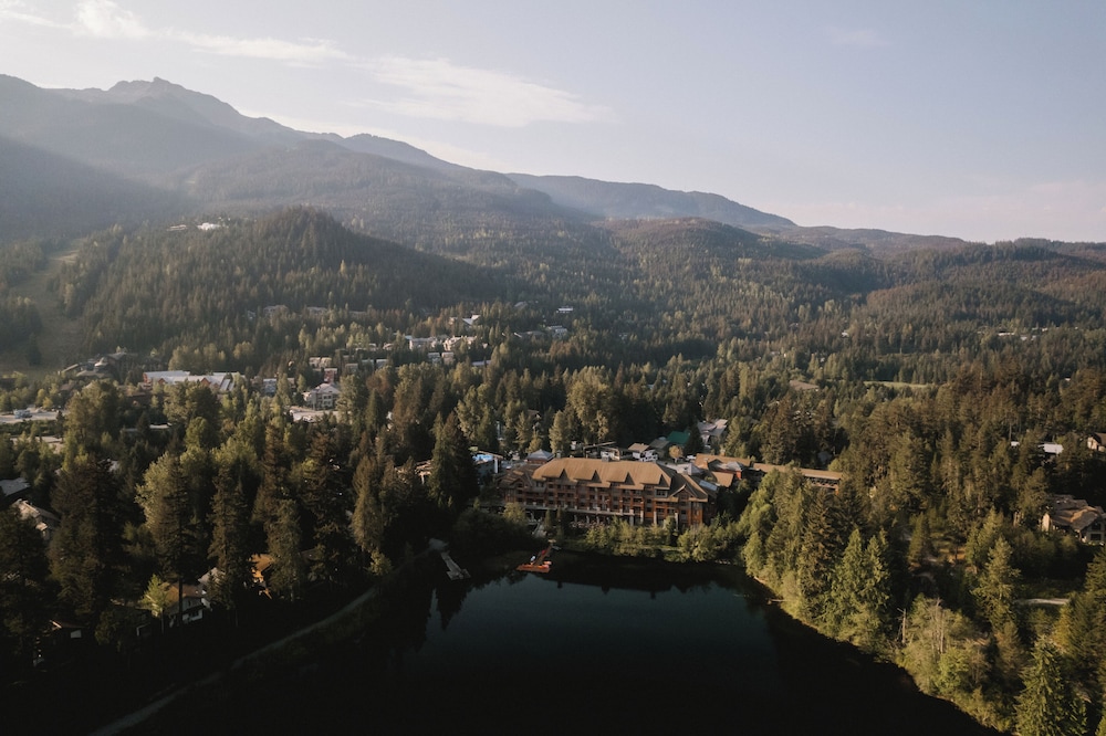 Nita Lake Lodge