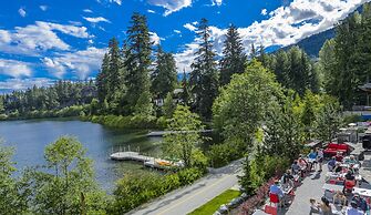 Nita Lake Lodge