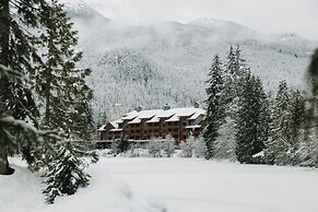 Nita Lake Lodge