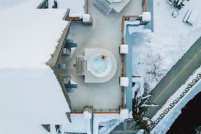 Nita Lake Lodge