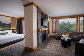 Nita Lake Lodge