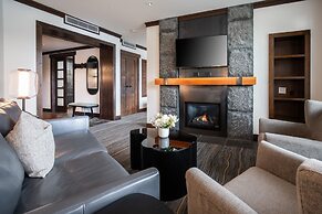 Nita Lake Lodge