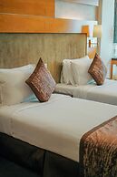 Peninsula Grand Hotel