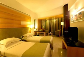 Peninsula Grand Hotel