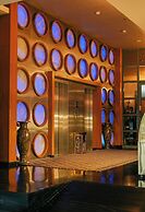 Peninsula Grand Hotel