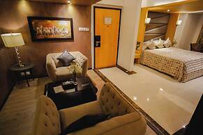 Peninsula Grand Hotel