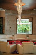 Peninsula Grand Hotel
