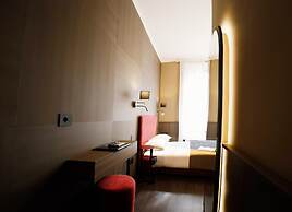 The B Place Hotel