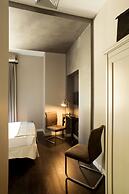 The B Place Hotel