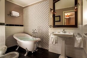 The B Place Hotel