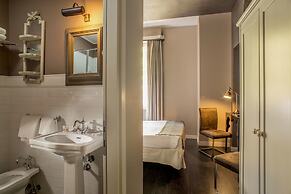 The B Place Hotel