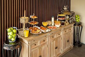 The B Place Hotel