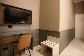 The B Place Hotel