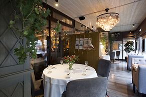 Arbat House Hotel