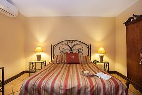 Los Robles Charming Colonial Boutique Hotel