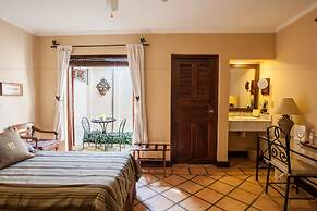 Los Robles Charming Colonial Boutique Hotel