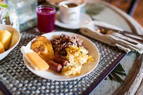 Los Robles Charming Colonial Boutique Hotel