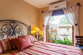 Los Robles Charming Colonial Boutique Hotel