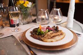 Los Robles Charming Colonial Boutique Hotel