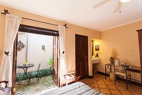 Los Robles Charming Colonial Boutique Hotel