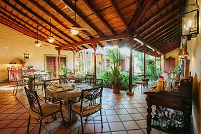Los Robles Charming Colonial Boutique Hotel