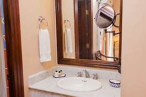 Los Robles Charming Colonial Boutique Hotel