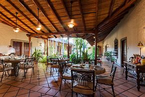 Los Robles Charming Colonial Boutique Hotel