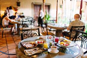 Los Robles Charming Colonial Boutique Hotel