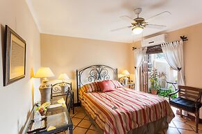 Los Robles Charming Colonial Boutique Hotel