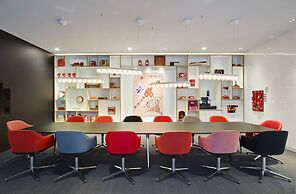 citizenM Schiphol Airport