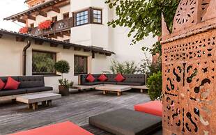 Hotel Strasserwirt Ansitz zu Tirol