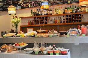 Mine Hotel Boutique