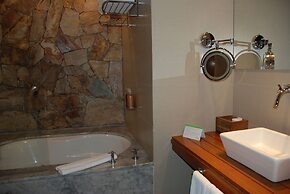 Mine Hotel Boutique