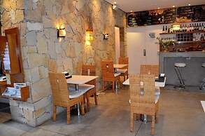 Mine Hotel Boutique