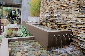 Mine Hotel Boutique