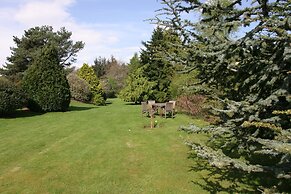 Eight Acres Hotel