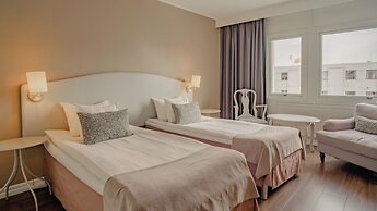 Apple Hotel