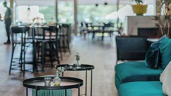 Apple Hotel