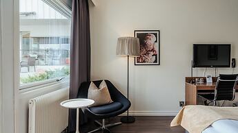 Apple Hotel
