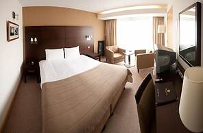 White Sands Hotel