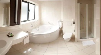 White Sands Hotel