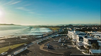 White Sands Hotel