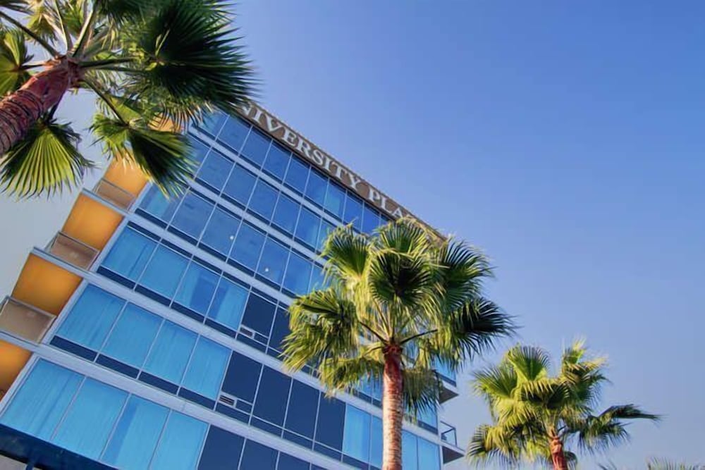 University Plaza Waterfront Hotel