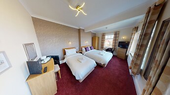 Marine Lodge