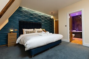 Marine Lodge