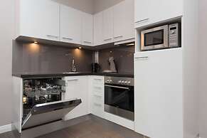 Adina Apartment Hotel Berlin CheckPoint Charlie