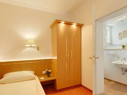Hotel Kriemhild am Hirschgarten